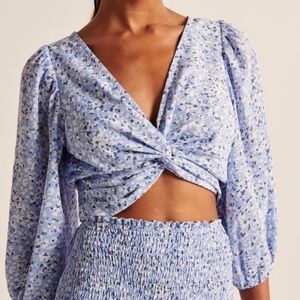 Abercrombie & Fitch Knot Front Puff Sleeve Blouse